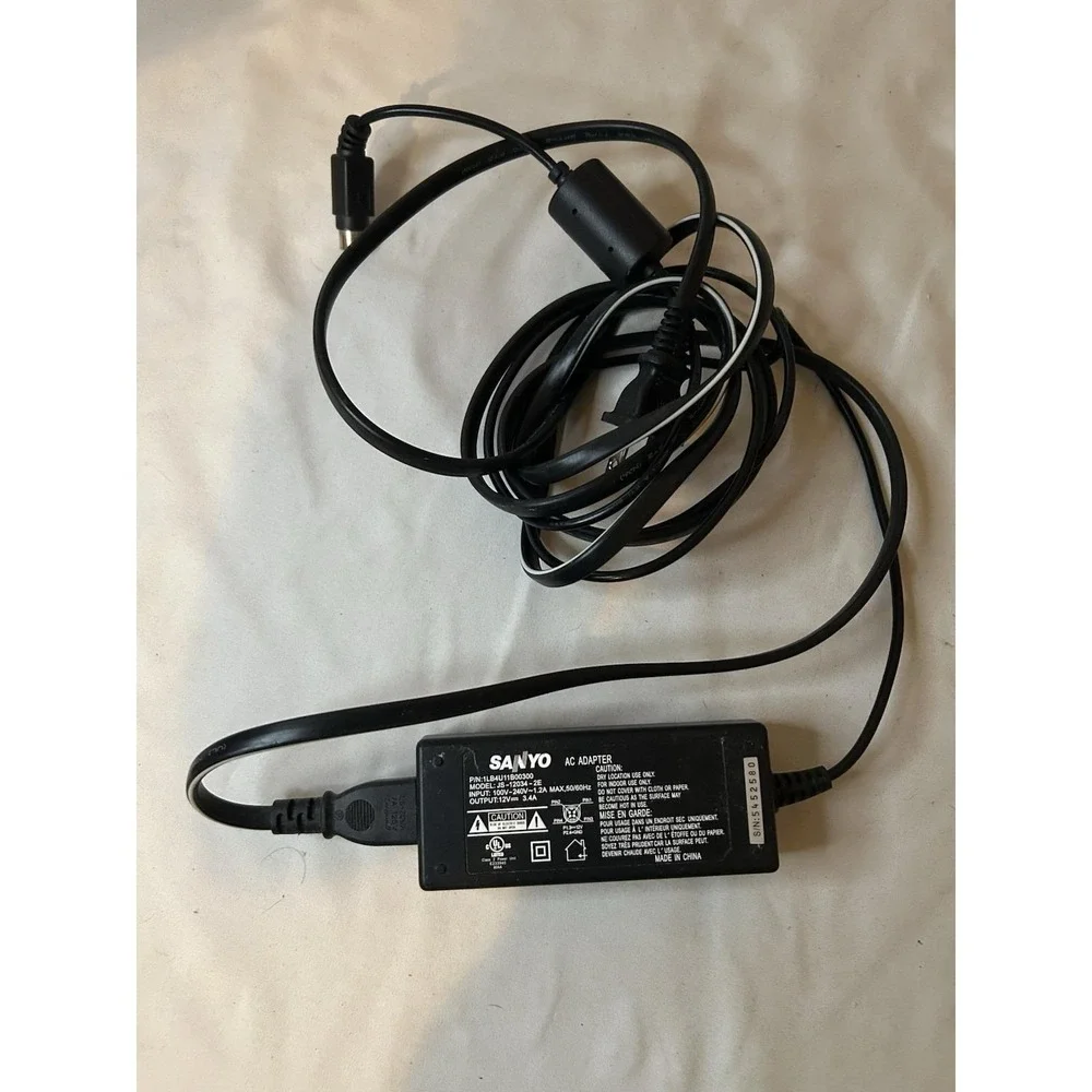 OEM Sanyo Adapter P/N 1LB4U11B00300 AC Power Charger 1.2A - Tested
